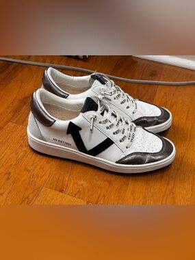 Vintage Havana Size 8 Sneakers